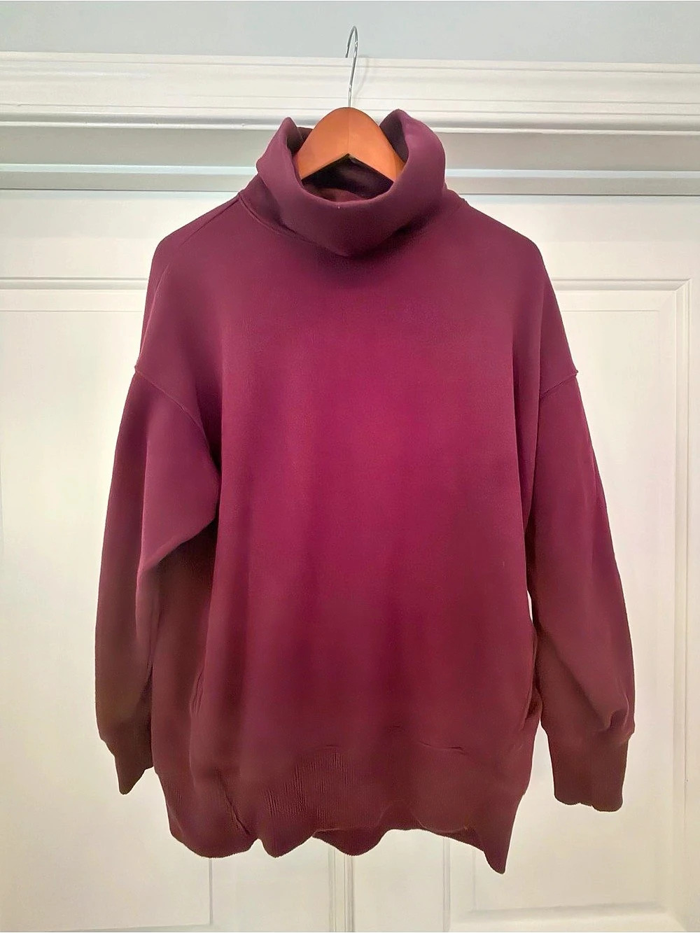 Aerie Sunday Oversized Turtleneck Sweatshirt; Maroon, Size Small